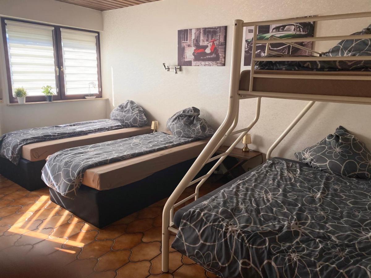 Apartments Rhona III Und IV Neunkirchen City Екстериор снимка